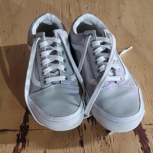 Womens's Vans Old Skool Gray & Purple Iridescent Pearl Leather Sneakers size 6 - Picture 2 of 5